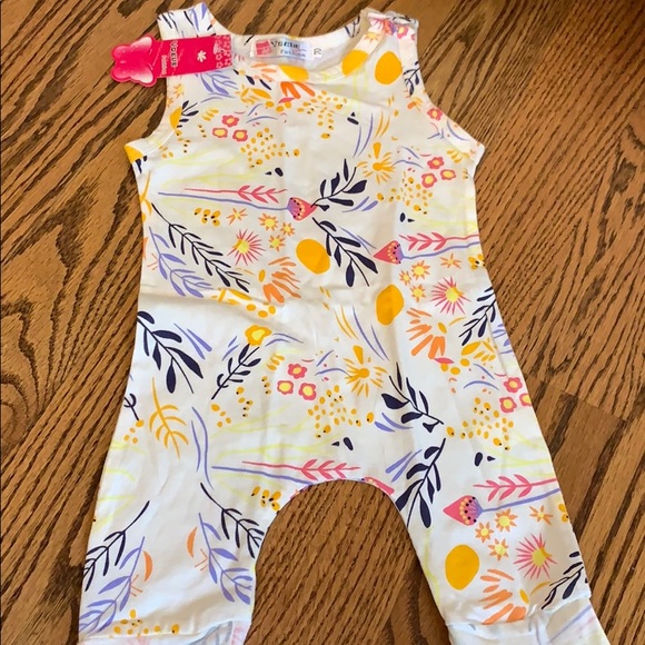 NWT Baby girl romper - Picture 4 of 4